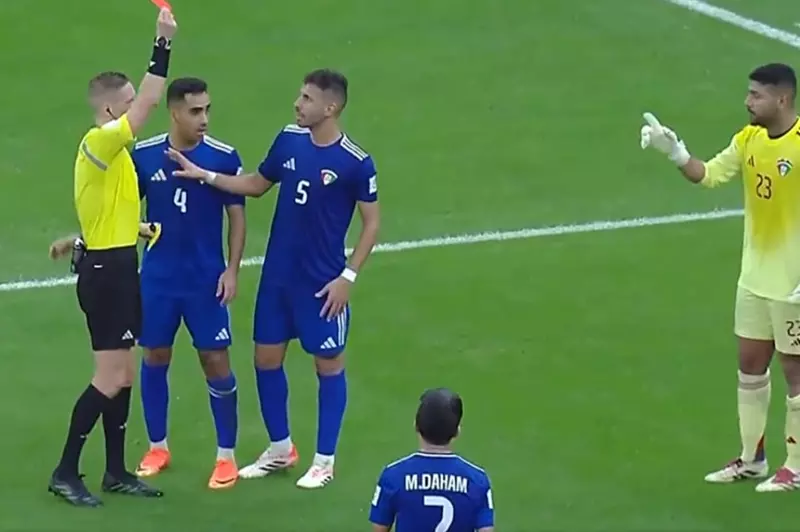 طرد حارس الكويت